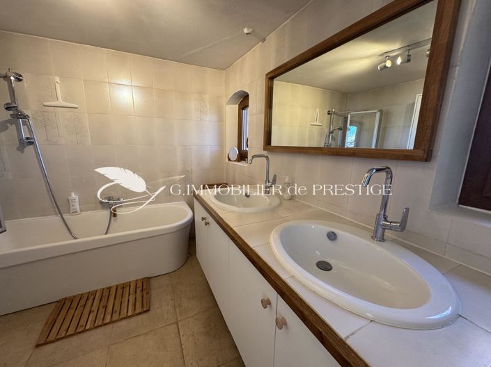 Image No.19-3 Bed House for sale