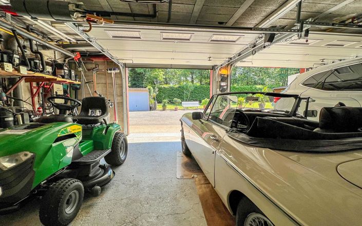 Image No.15-4 Bed Property for sale