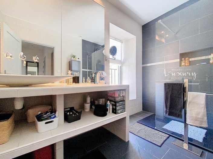 Image No.17-4 Bed House for sale