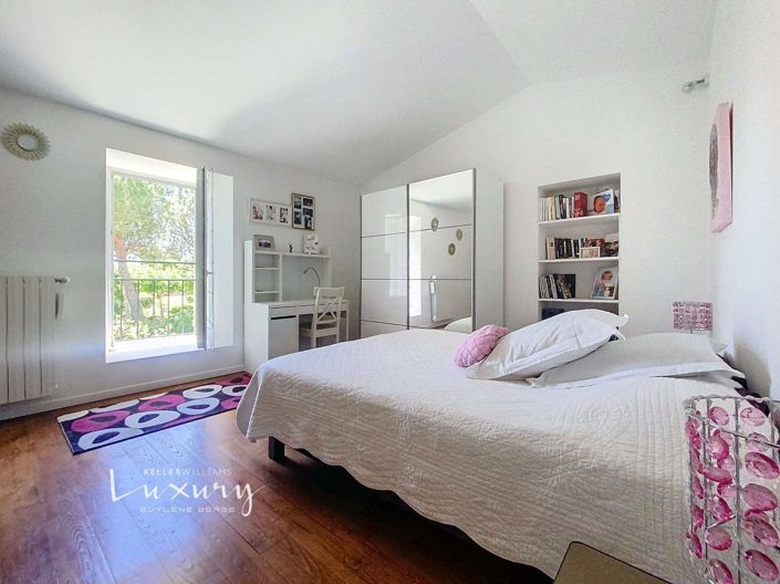 Image No.20-4 Bed House for sale