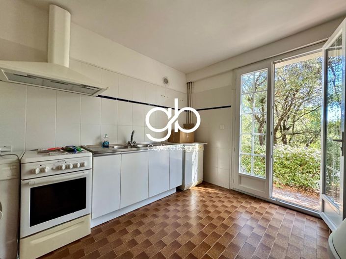 Image No.17-5 Bed House for sale