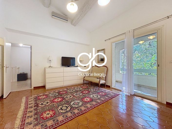 Image No.9-5 Bed House for sale