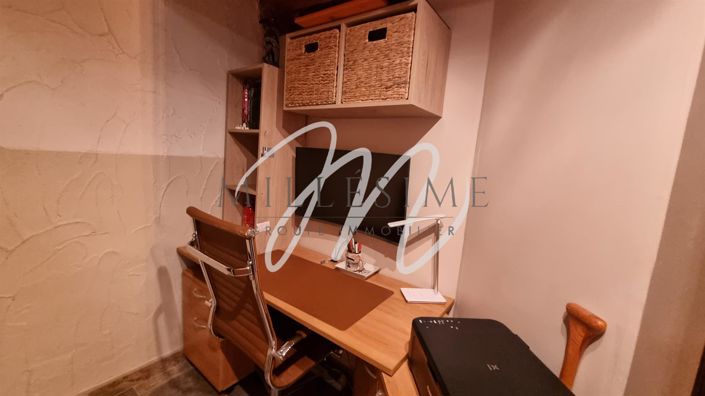 Image No.10-1 Bed House for sale