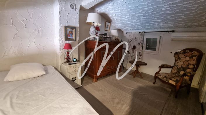 Image No.8-1 Bed House for sale