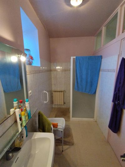 Image No.8-2 Bed House for sale