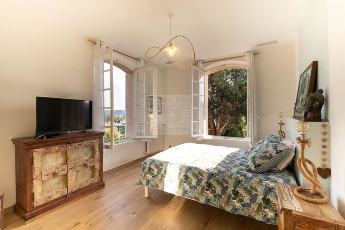 Image No.13-6 Bed House for sale