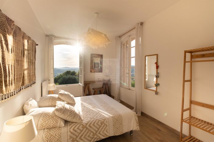 Image No.15-6 Bed House for sale