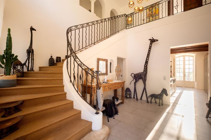 Image No.4-6 Bed House for sale