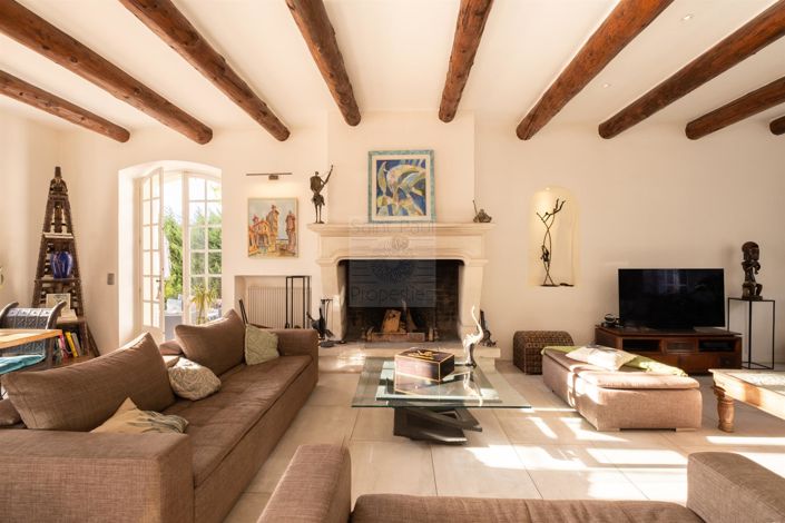 Image No.5-6 Bed House for sale