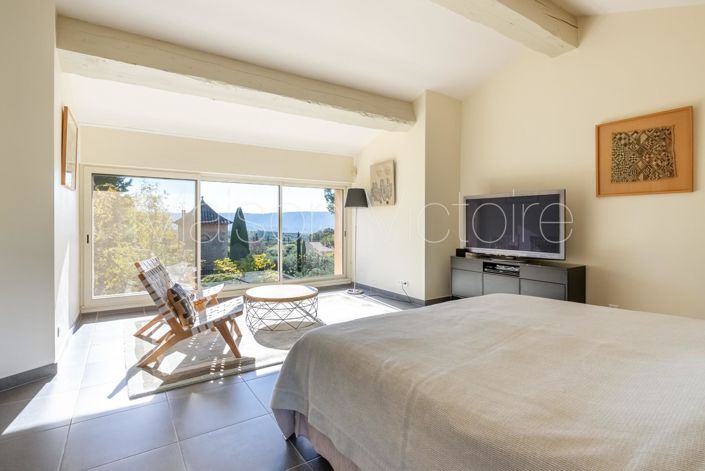 Image No.18-5 Bed House for sale