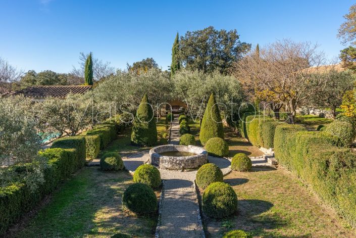 Image No.6-5 Bed House for sale