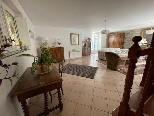 Image No.10-4 Bed House for sale