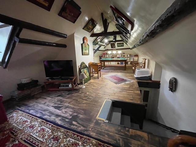 Image No.17-4 Bed House for sale