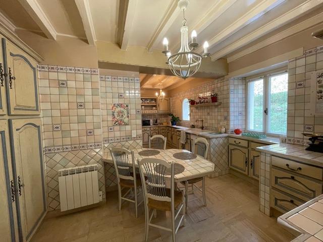 Image No.8-4 Bed House for sale