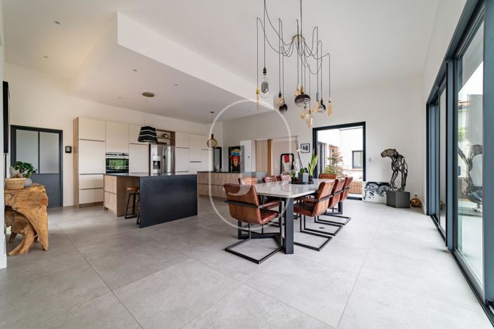 Image No.4-4 Bed House for sale