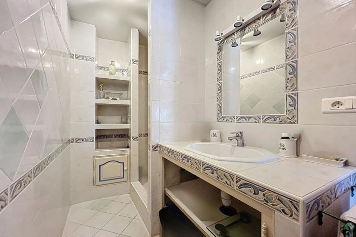 Image No.8-Maison de 2 chambres à vendre à Saint-Martin-de-Castillon