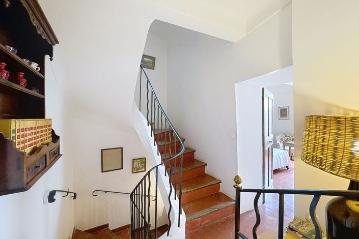 Image No.10-4 Bed House for sale