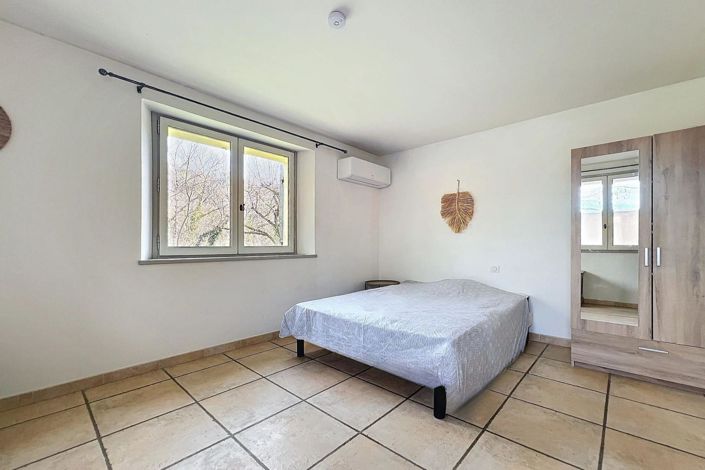 Image No.10-4 Bed House for sale