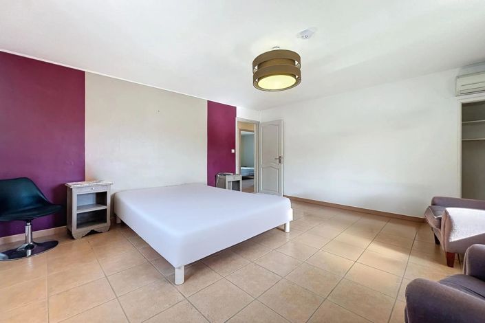 Image No.11-4 Bed House for sale