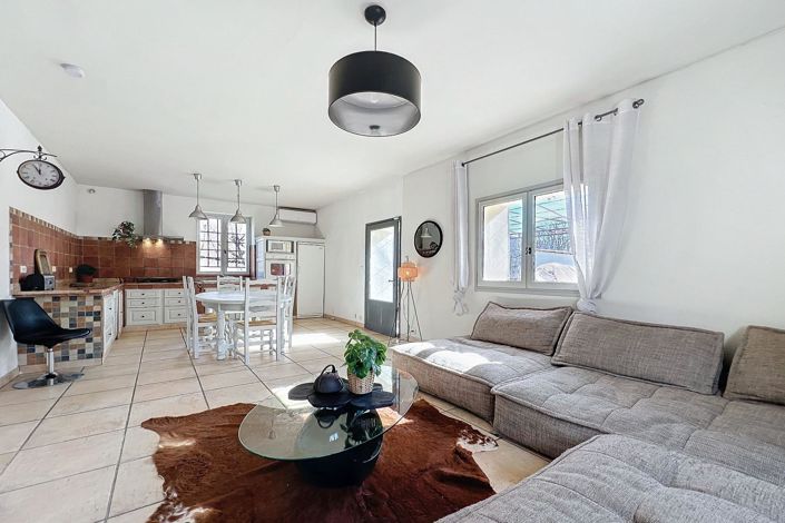 Image No.2-4 Bed House for sale