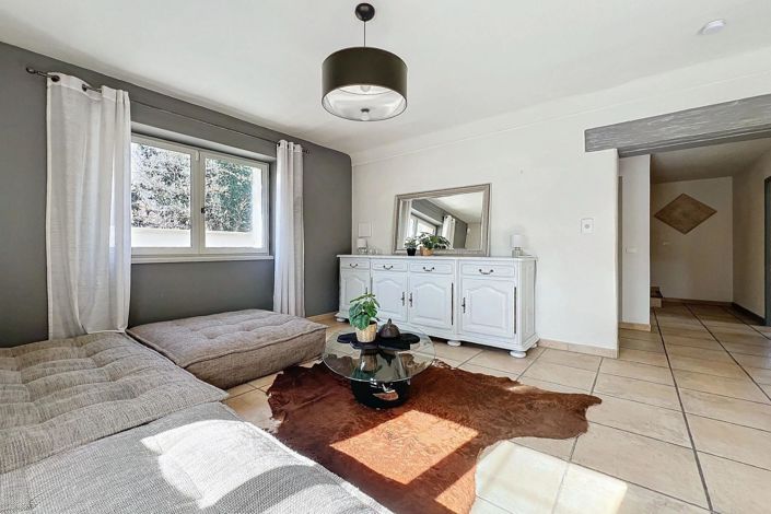 Image No.3-4 Bed House for sale