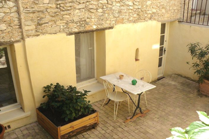 Image No.6-10 Bed House for sale