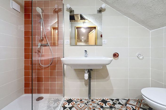 Image No.10-3 Bed House for sale