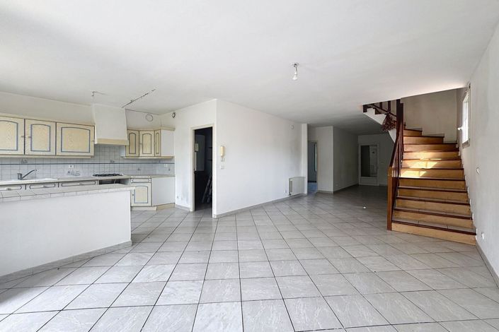 Image No.3-5 Bed House for sale