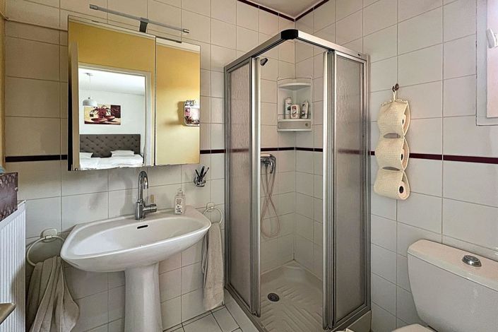 Image No.10-3 Bed House for sale