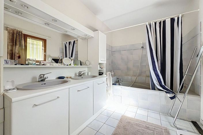 Image No.7-3 Bed House for sale