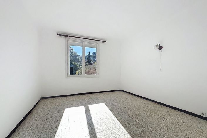 Image No.7-2 Bed House for sale