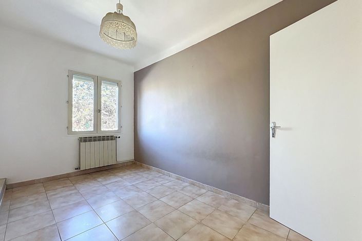 Image No.8-2 Bed House for sale