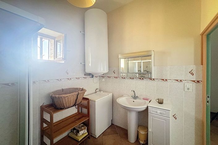 Image No.16-4 Bed House for sale