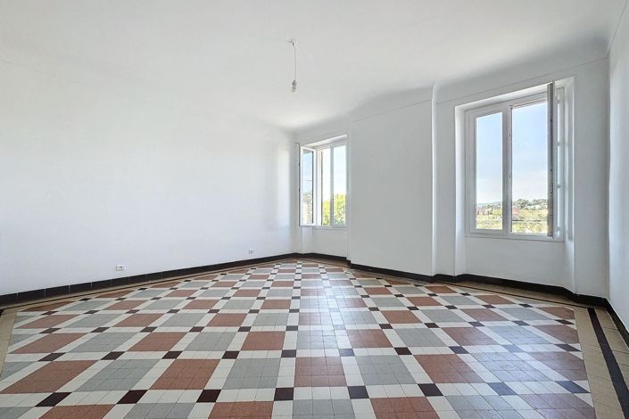 Image No.13-3 Bed House for sale