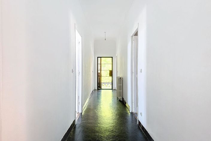 Image No.18-3 Bed House for sale