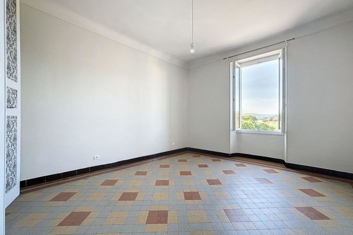 Image No.19-3 Bed House for sale