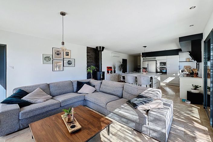 Image No.6-3 Bed House for sale