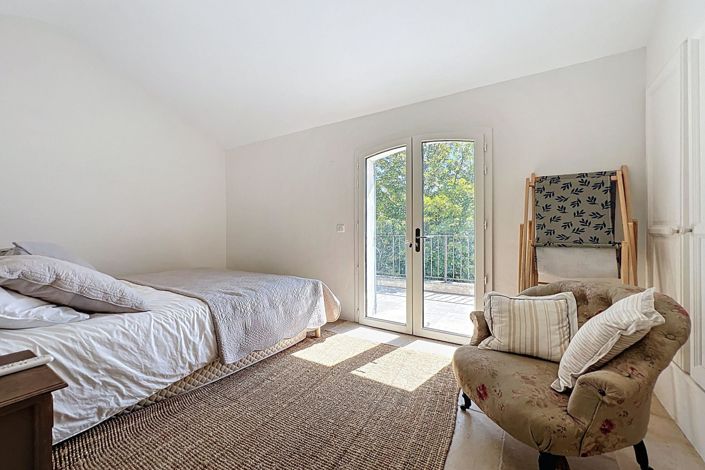 Image No.14-3 Bed House for sale