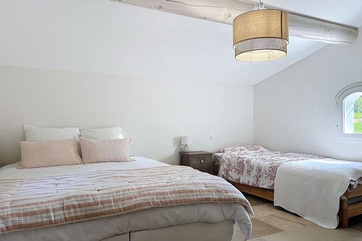 Image No.18-3 Bed House for sale