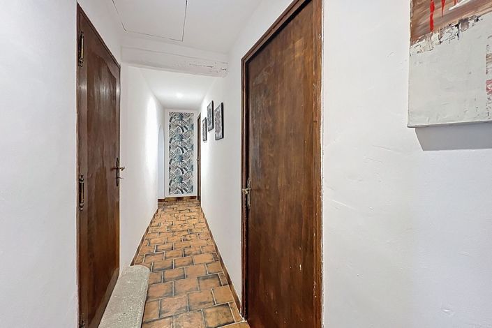 Image No.7-5 Bed House for sale