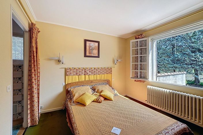 Image No.20-5 Bed House for sale