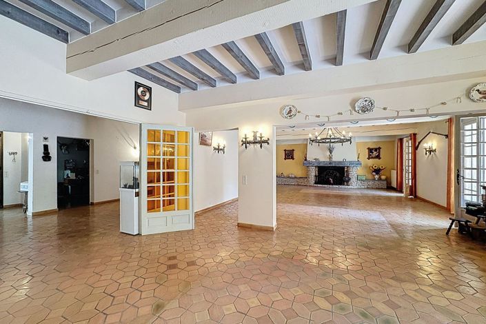 Image No.9-5 Bed House for sale