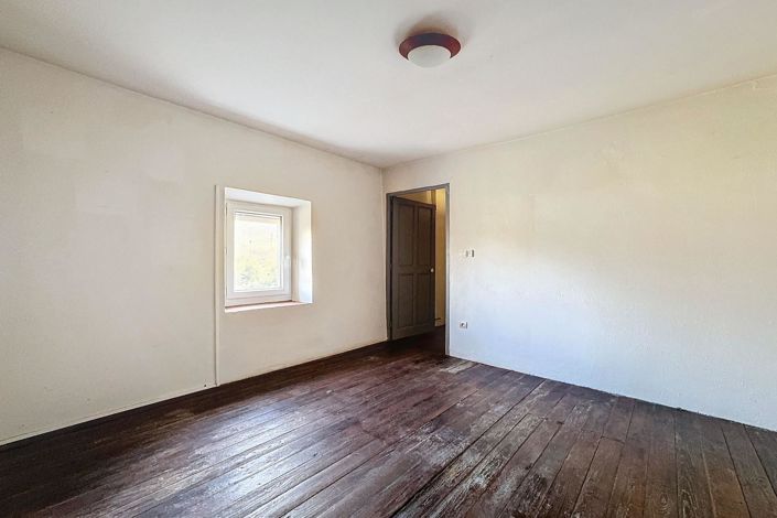 Image No.6-5 Bed House for sale