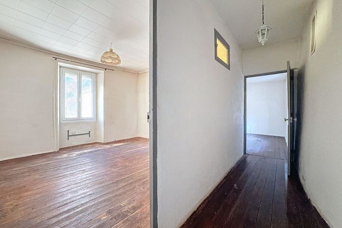 Image No.7-5 Bed House for sale