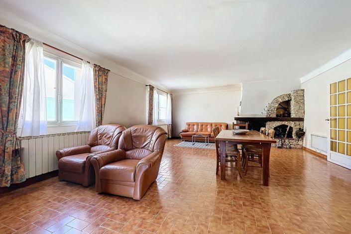 Image No.5-House for sale