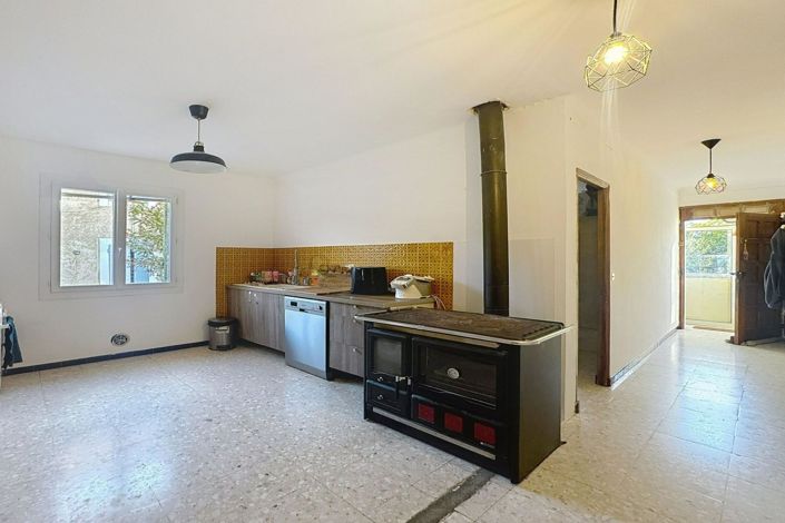 Image No.8-2 Bed House for sale