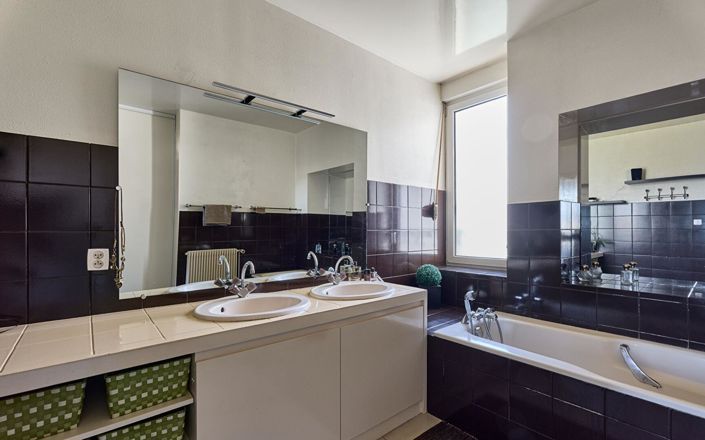 Image No.12-4 Bed House for sale