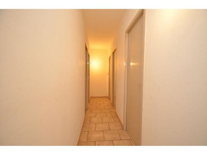 Image No.10-3 Bed House for sale