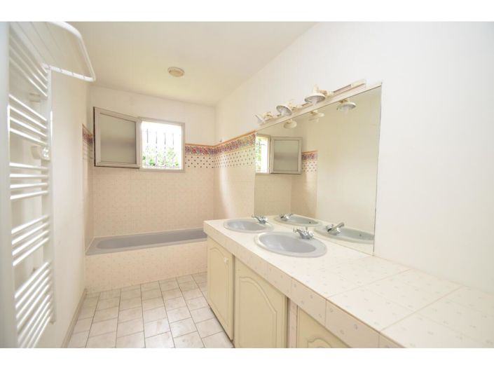 Image No.12-3 Bed House for sale