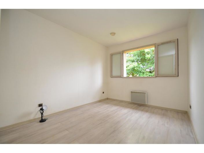 Image No.14-3 Bed House for sale